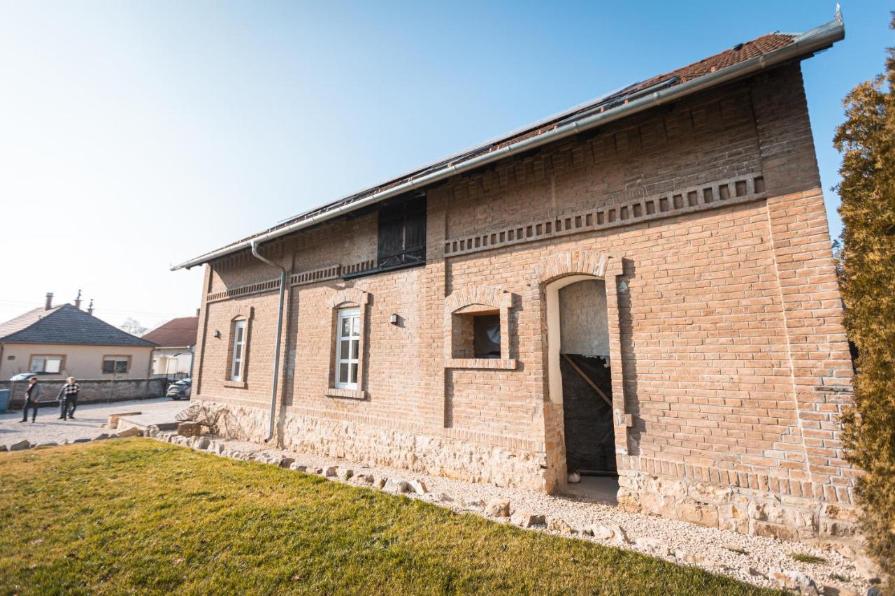 Magtar Villa Bóly Екстериор снимка